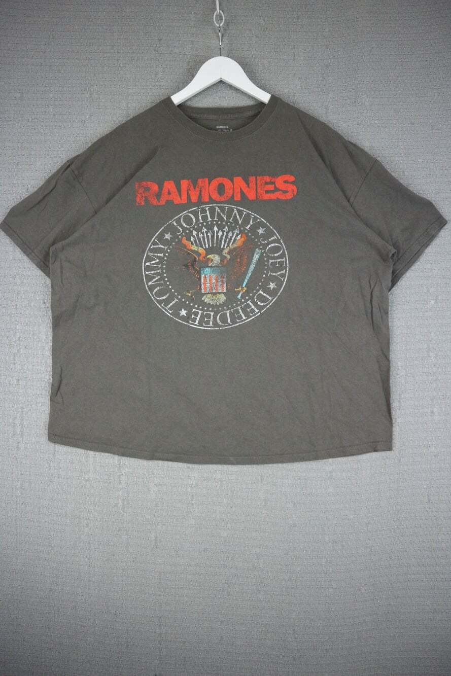 Ramones Band Logo Graphic Tee XXL